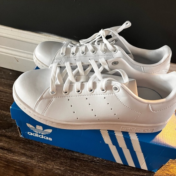 Brand New In Box All White Stan Smiths - Picture 1 of 7